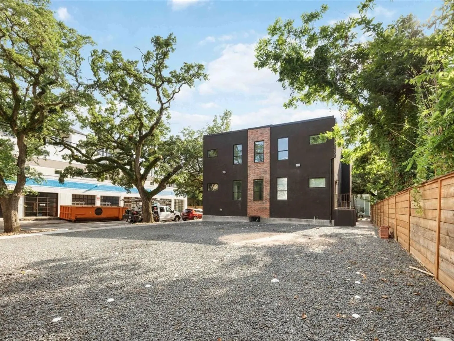 Welch Street Apartments 3